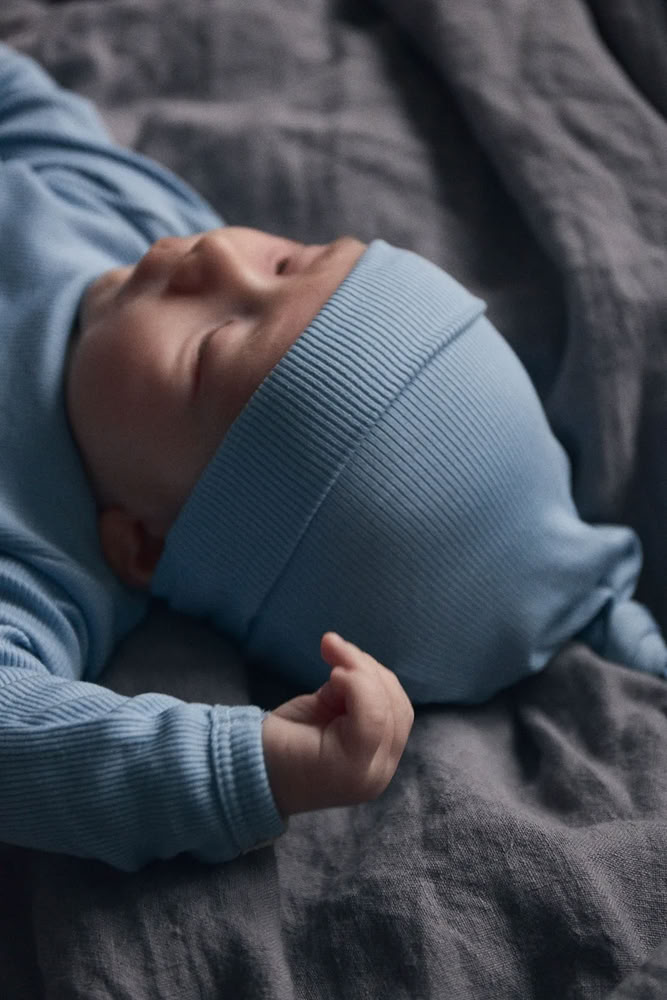 Mütze mit Knoten Soft Sky